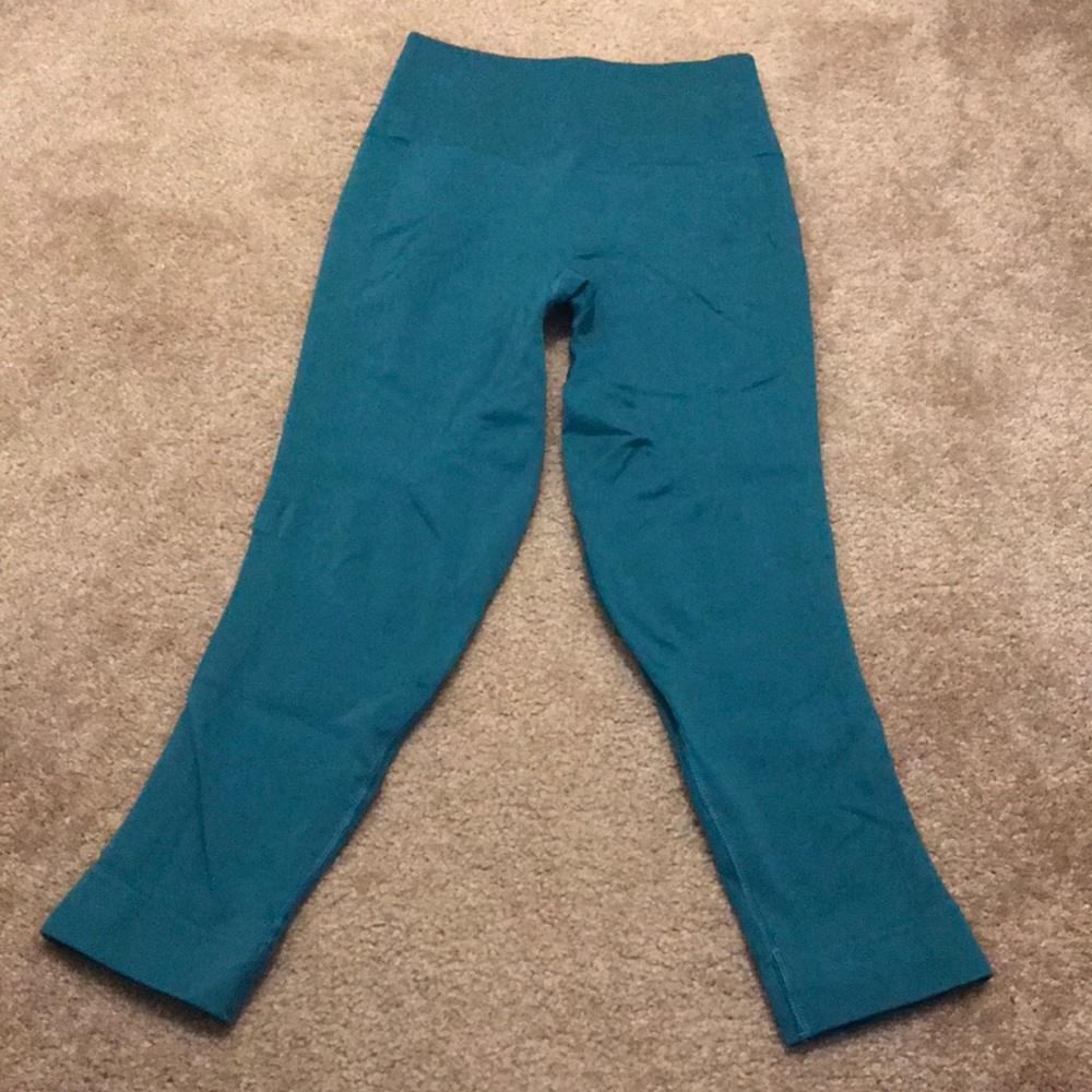 Lululemon Zone In crop